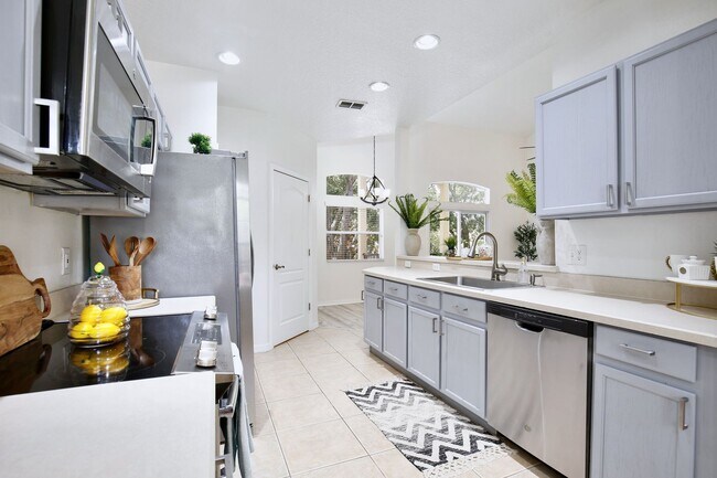 Building Photo - 696 Seabrook Ct