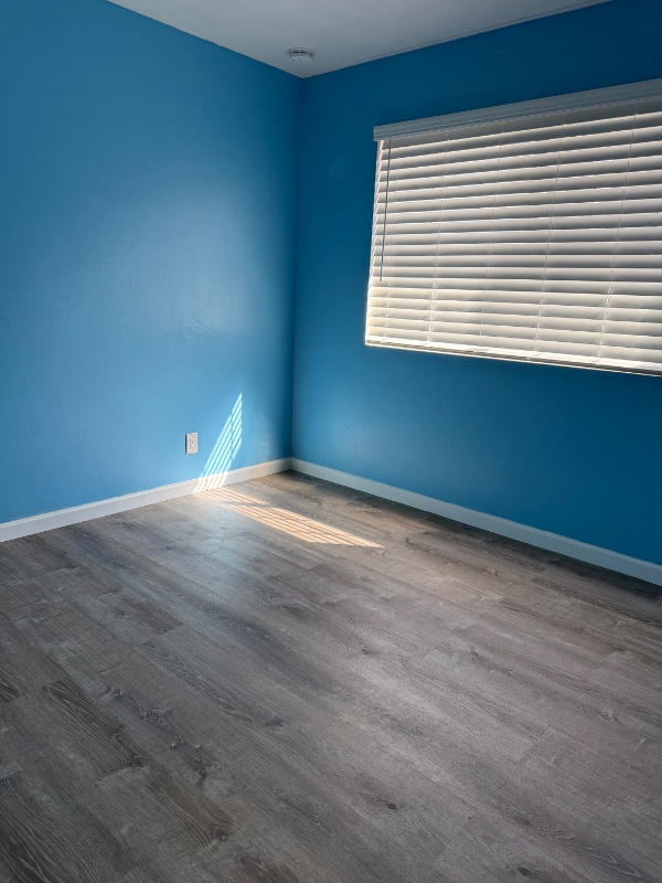 Building Photo - 2237 Davis Ave