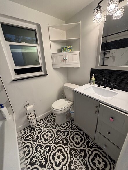 Building Photo - 10598 67th Ave