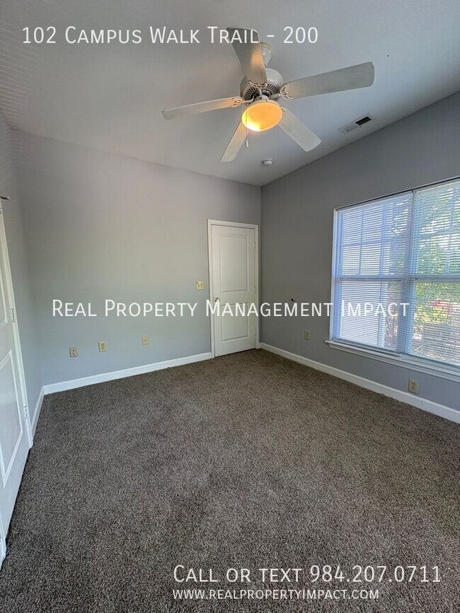 Building Photo - 102 Campus Walk Trl