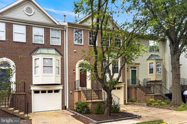 Building Photo - 14637 Stream Pond Dr