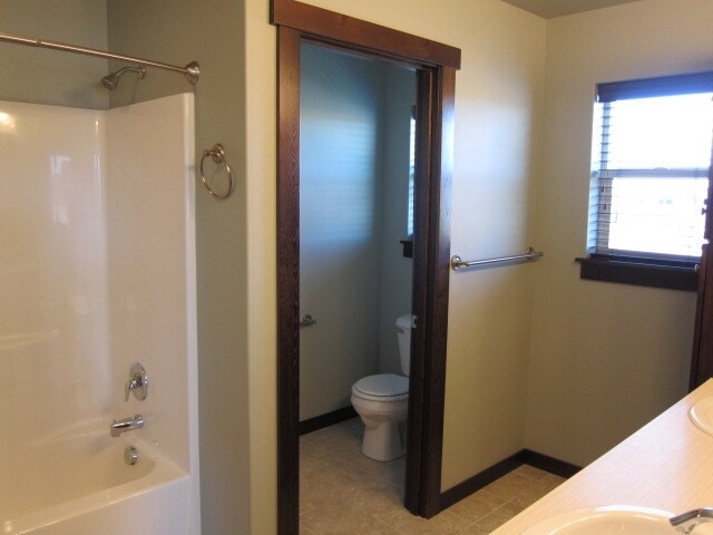 Building Photo - 1906 Leeward Ct