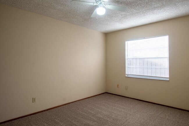 Building Photo - Move-In Ready 3-Bedroom, 2-Bathroom Rental...