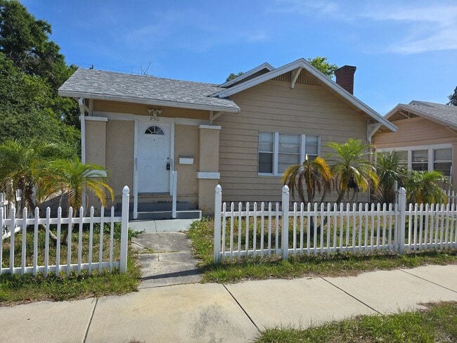 Building Photo - Nice 2 Bedroom & Large extra room that you...