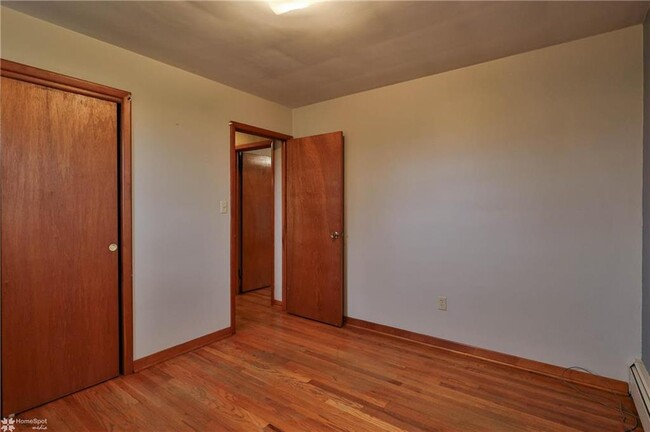Building Photo - 2332 Seipstown Rd