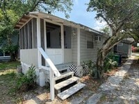 Building Photo - 304 E Hanna Ave