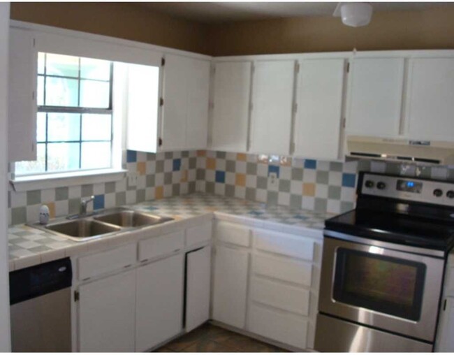 Building Photo - Charming 3-Bedroom Home in Ocean Springs –...
