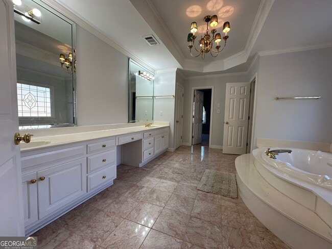 Building Photo - 235 Summerhouse Ln