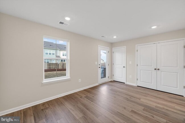Building Photo - 103 Brashear Ct
