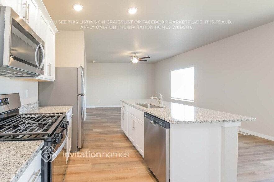 Building Photo - 7338 Green River Ave