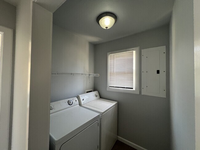 Building Photo - 2021 15th St