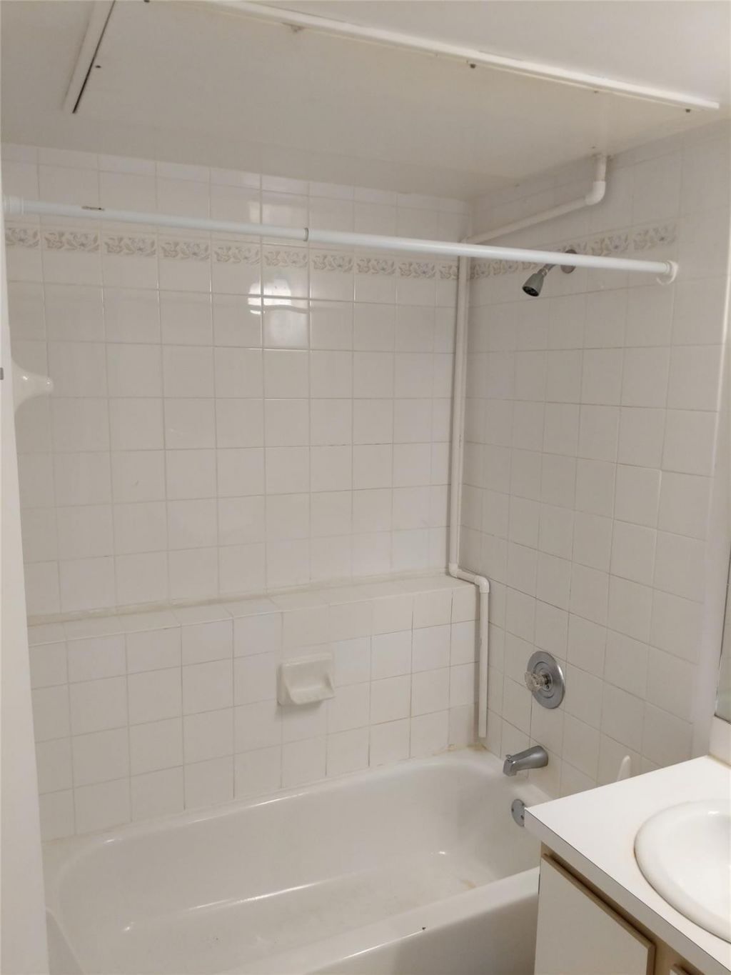 Building Photo - 761 SW 148th Ave