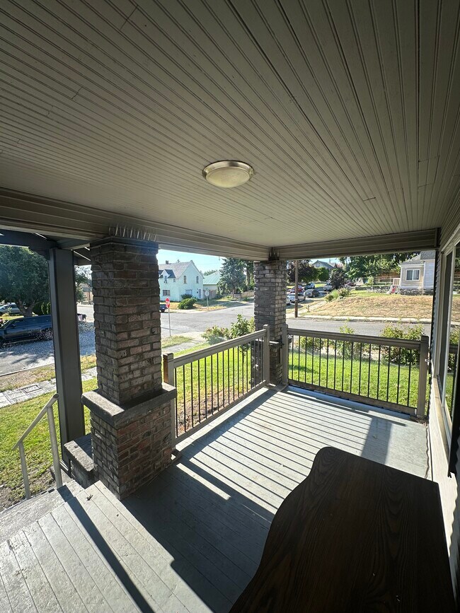 Building Photo - 2 N Delaware Ave