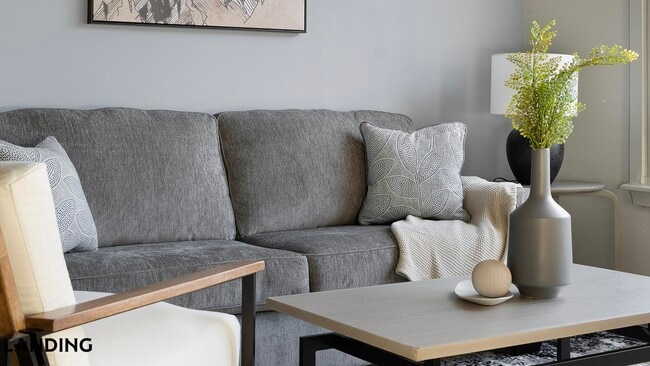 Building Photo - 49 Boulevard SE