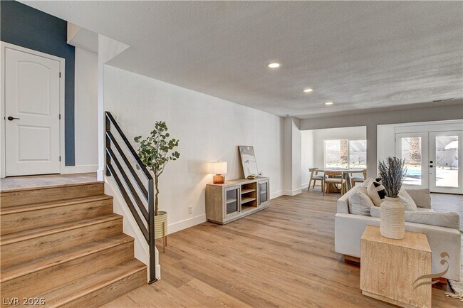 Building Photo - 2685 S Tenaya Way