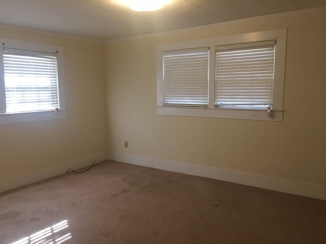 Building Photo - 3 bed 2 bath home - close to Troy University