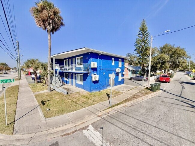 Building Photo - 551 N Ridgewood Ave