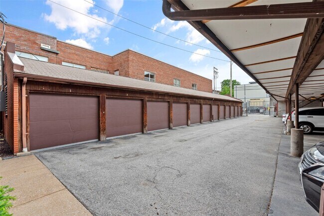 Building Photo - 4260 Lindell Blvd