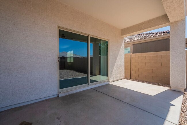 Building Photo - Gorgeous 4 Bed / 2 Bath Home – Move-In Rea...