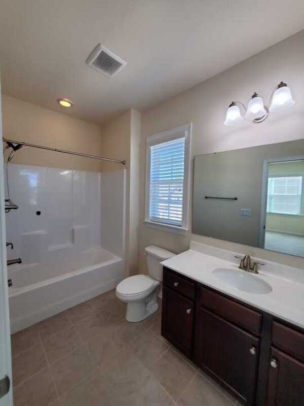 Building Photo - 1007 Anatrella Ln NW