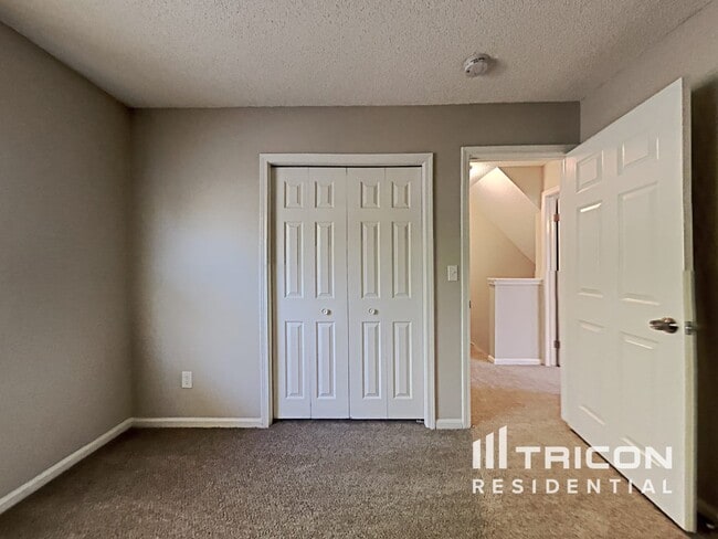 Building Photo - 3701 Broad Oak Dr