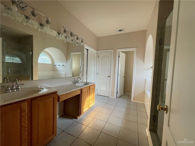 Building Photo - 22 Dove Ave