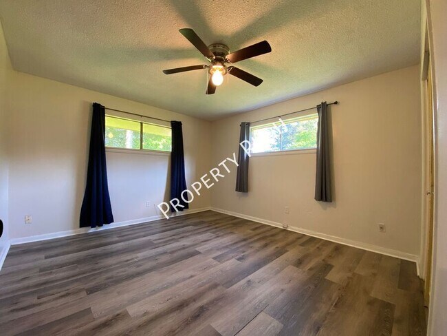 Building Photo - 7612 Bishop Dr
