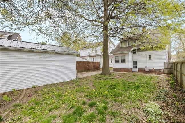 Building Photo - 2580 Whitelaw St