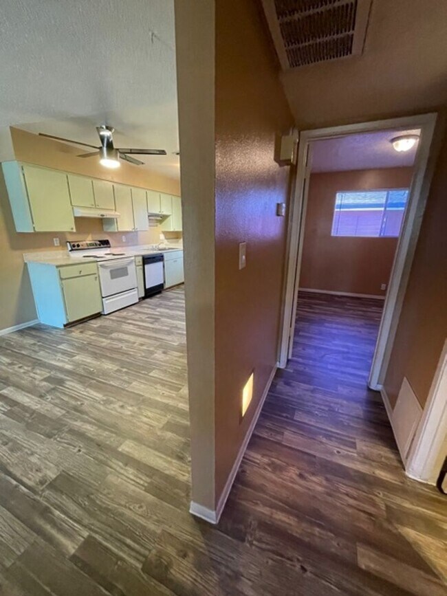 Building Photo - 8439 E Coronado Rd