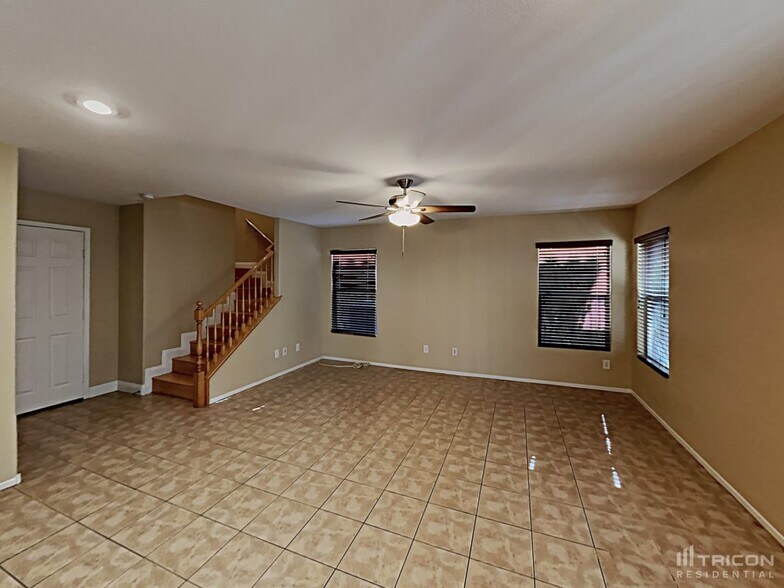 Building Photo - 581 Brinkburn Point Ave