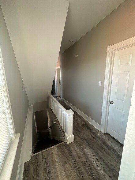 Building Photo - 252 Parkway Ave