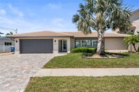 Building Photo - 340 Palm Island NE