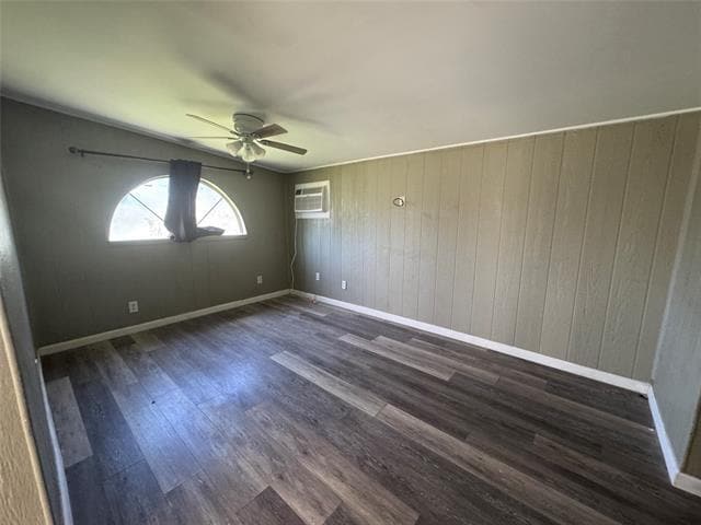 Building Photo - 202 W Tarrant St