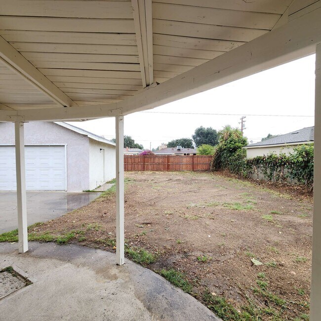 Building Photo - Belle