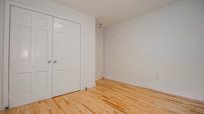 Building Photo - 25 Oakleaf Dr