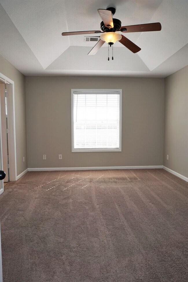 Building Photo - 3 Bed 2 Bath Home in Valley View District