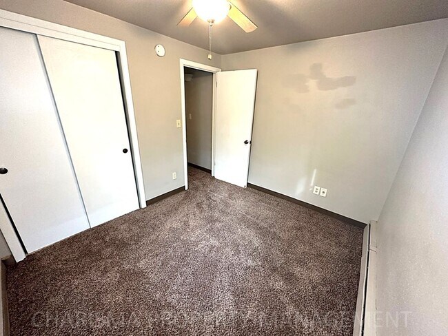 Building Photo - 2 BD, 1 BA LOCATED NEAR DOWNTOWN SIOUX FALLS