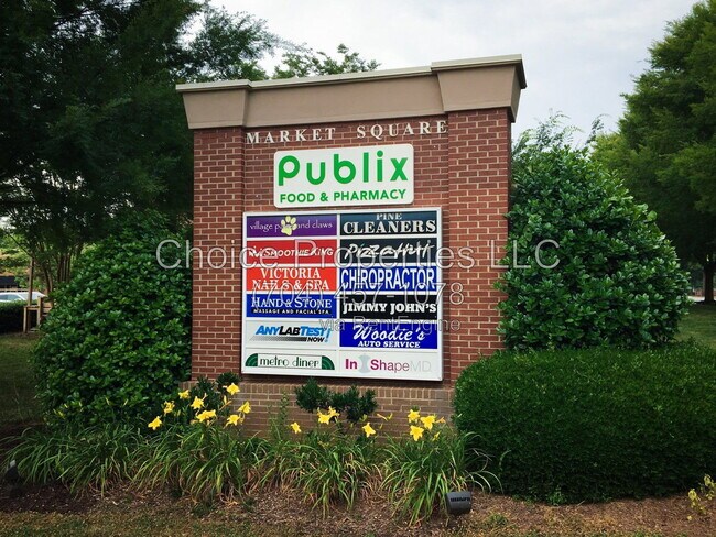 Building Photo - 9148 Hillston Ridge Rd