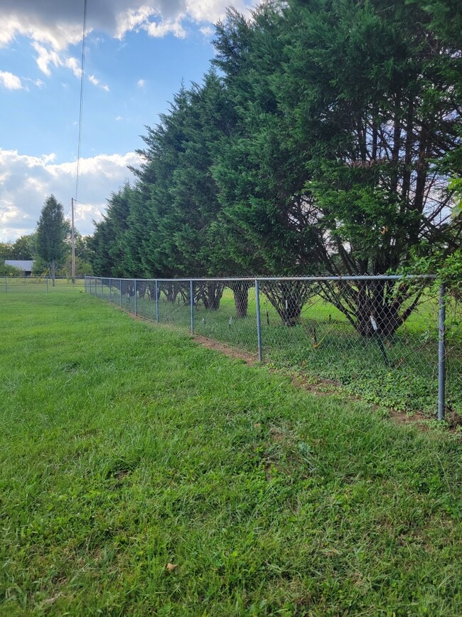 Building Photo - 566 Turkey Oak Rd