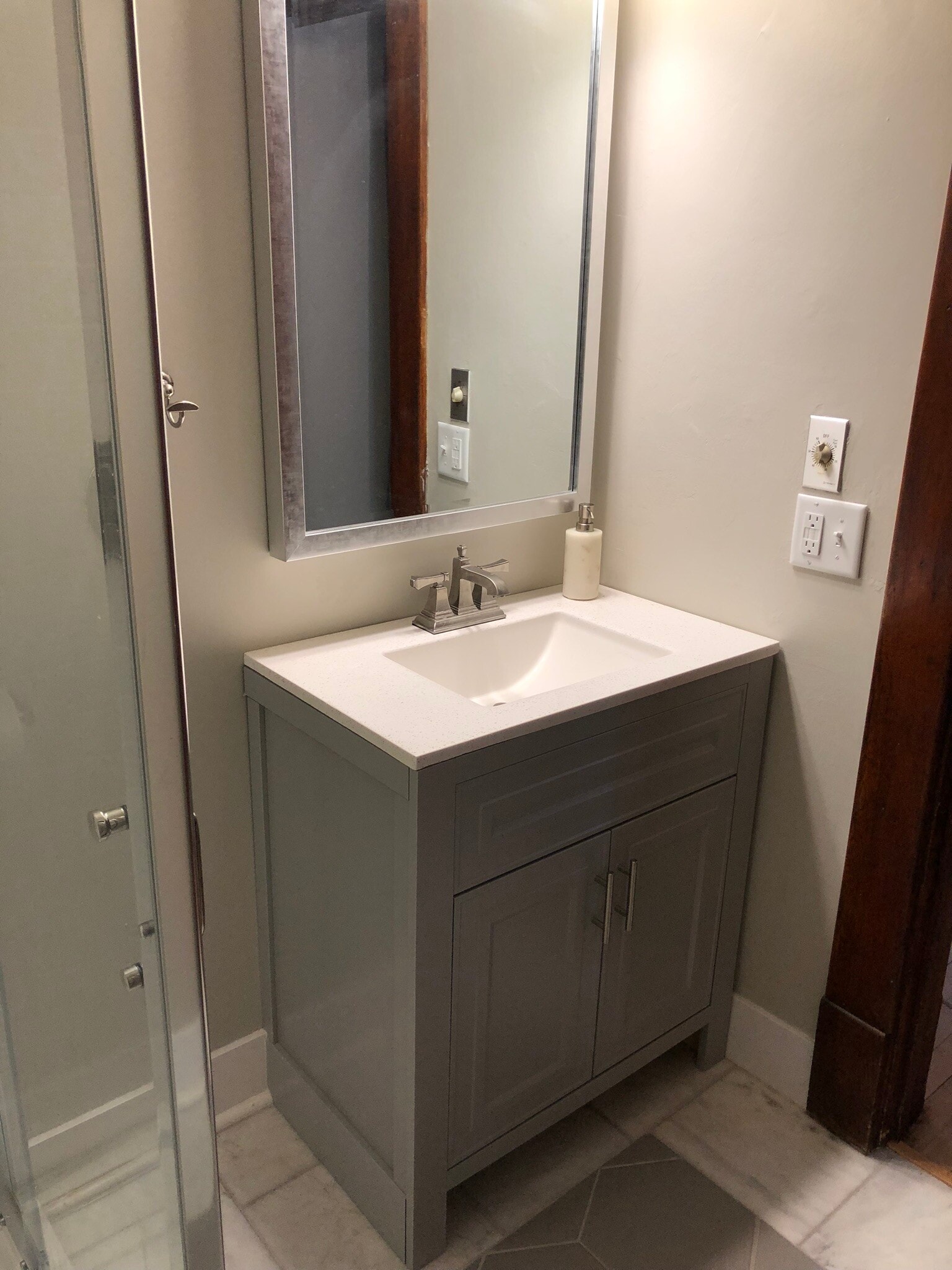 Bathroom - 1016 E North St