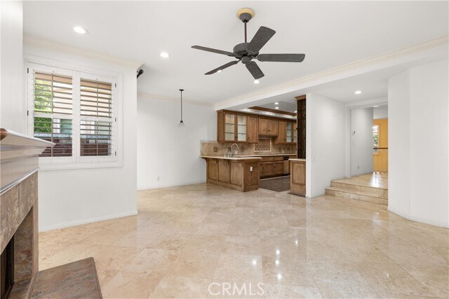 Building Photo - 6121 Greenbrier Dr