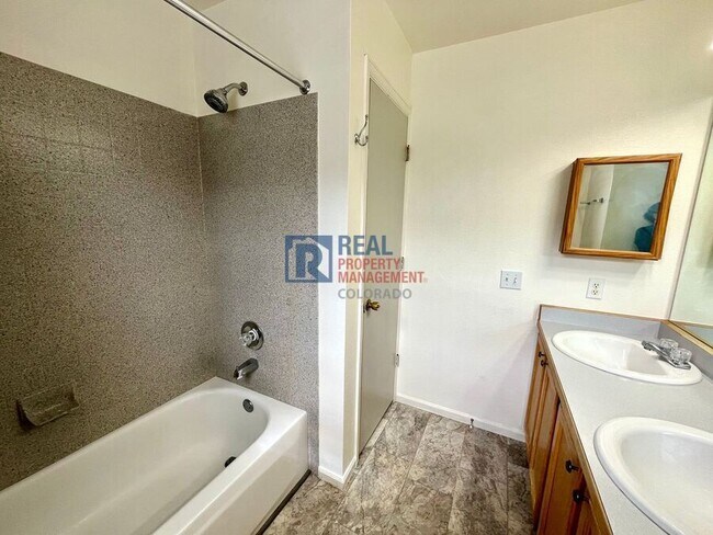Building Photo - 5812 Granby Hill Dr