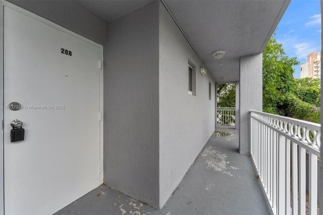 Building Photo - 1421 SW 3rd St