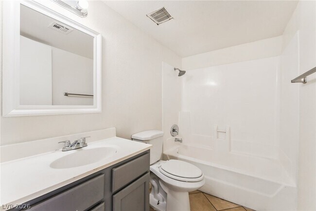 Building Photo - 375 N 15th St