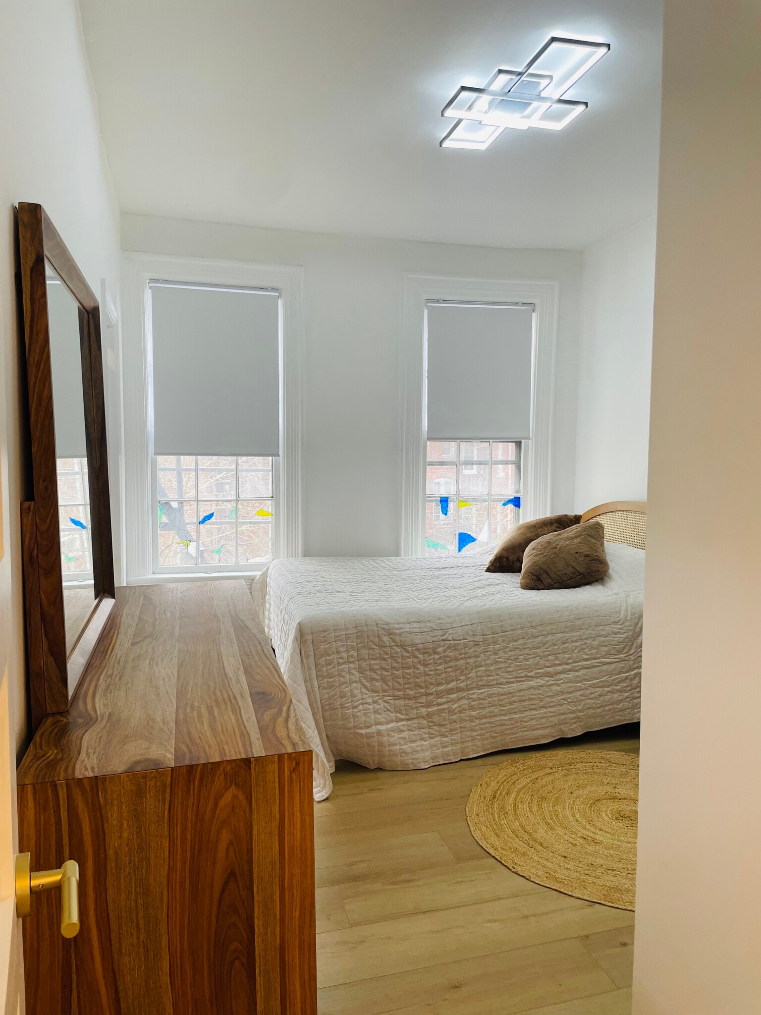 Building Photo - 313 C St SE