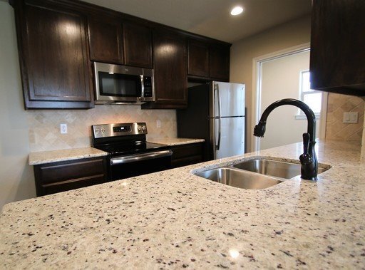 Building Photo - No Water Bill. No Lawn Care. Just Move In. | 3BD/2BA Duplex in Weatherford TX | Ready Now — Act F...