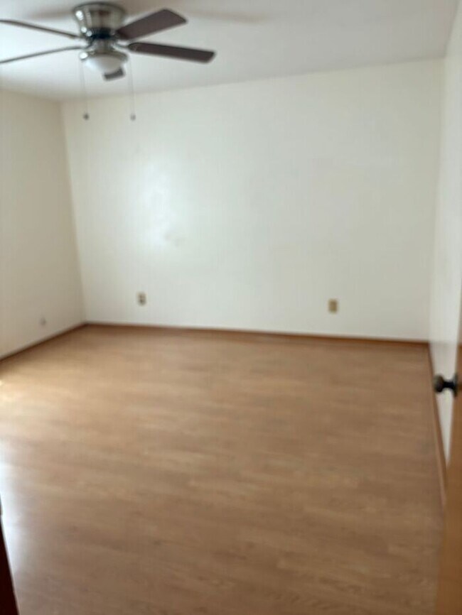 Building Photo - Kissimmee home with a lake view