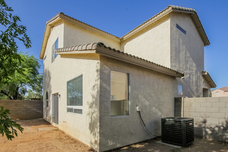 Building Photo - 2652 S 89th Dr