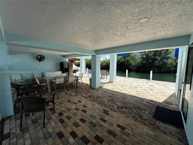 Building Photo - 228 Orchid St