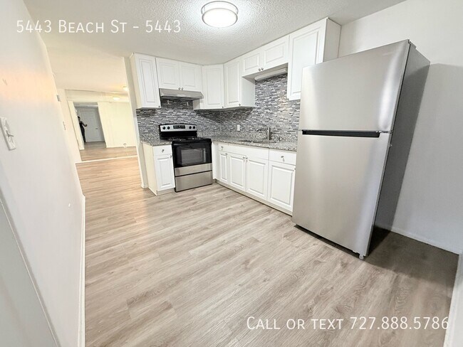 Building Photo - 5443 Beach St